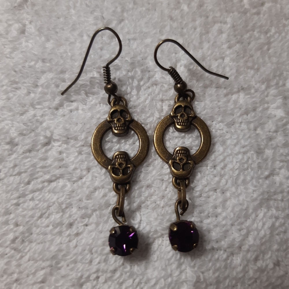 Skulls pierced earrings